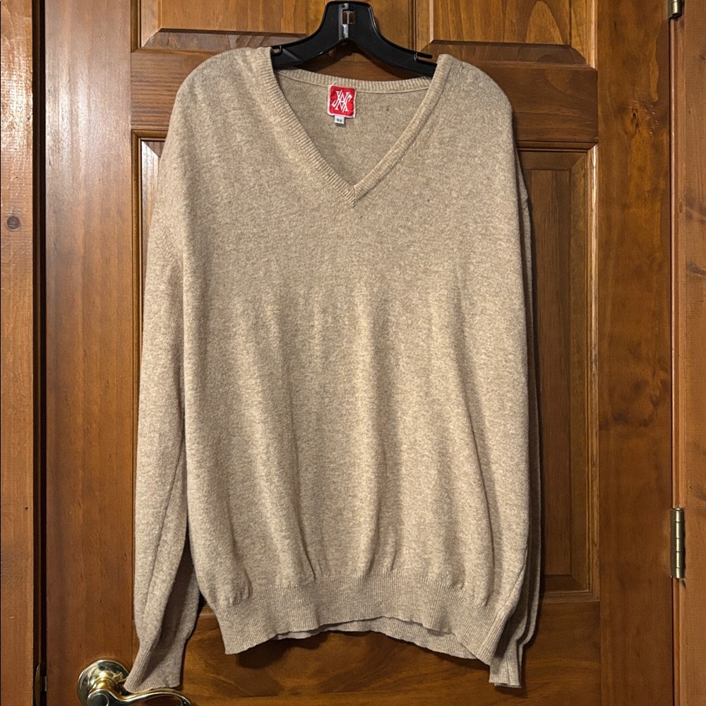 Vintage XL Wool V-Neck Sweater in Beige
